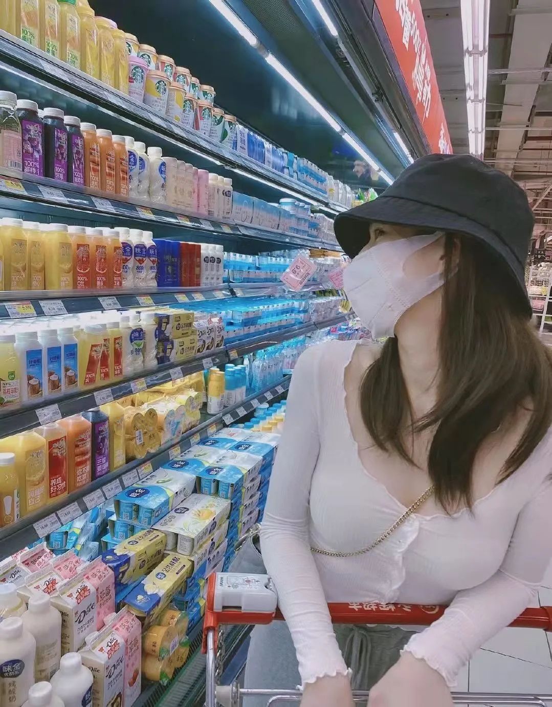 小姐姐?睡過站了，要不要叫醒她？插圖8