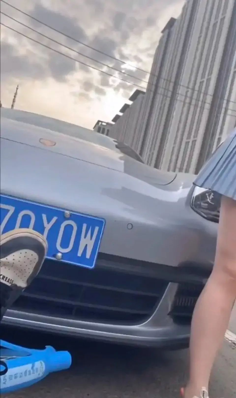小姐姐?睡過站了，要不要叫醒她？插圖28