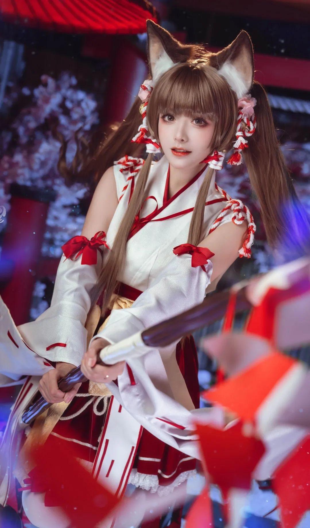 優莉娜，俏皮的巫女《盾之勇者成名錄：浪潮》插圖4
